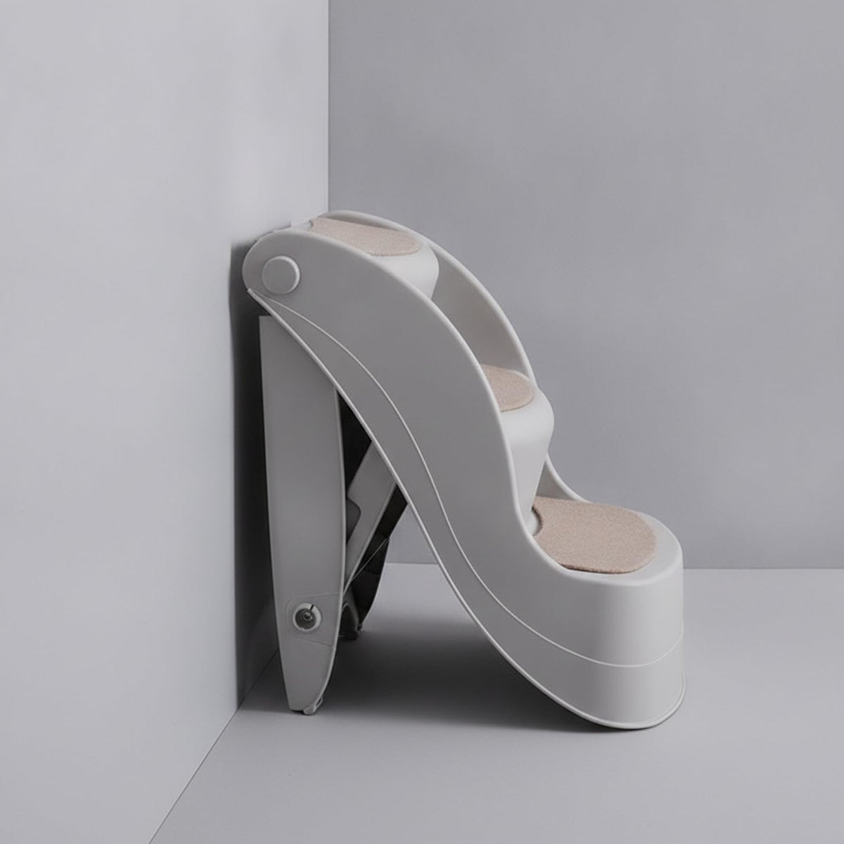 Three Step Pet Stairs with Non Slip Pads Lightweight PP Build Y558459