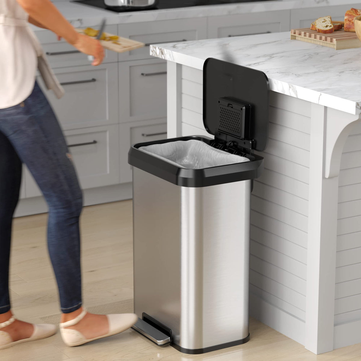 13.2 Gallon Stainless Steel Step Trash Can I398