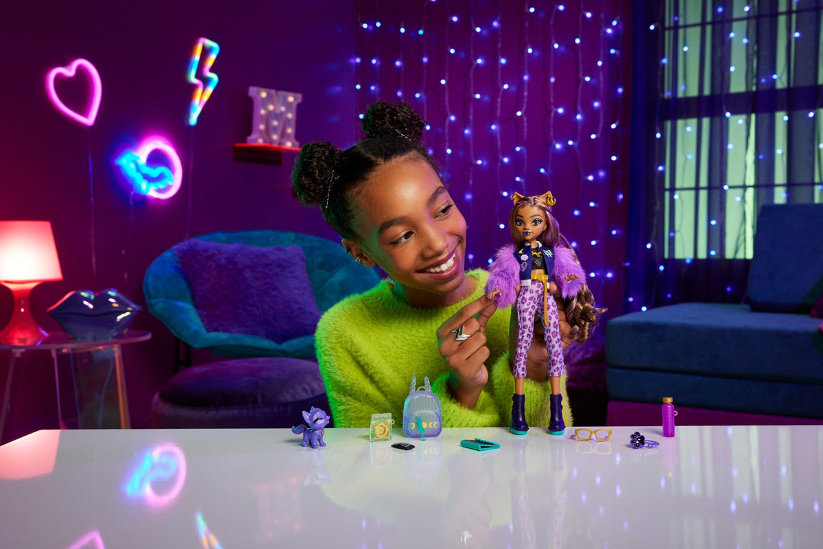 Clawdeen Wolf Doll U843