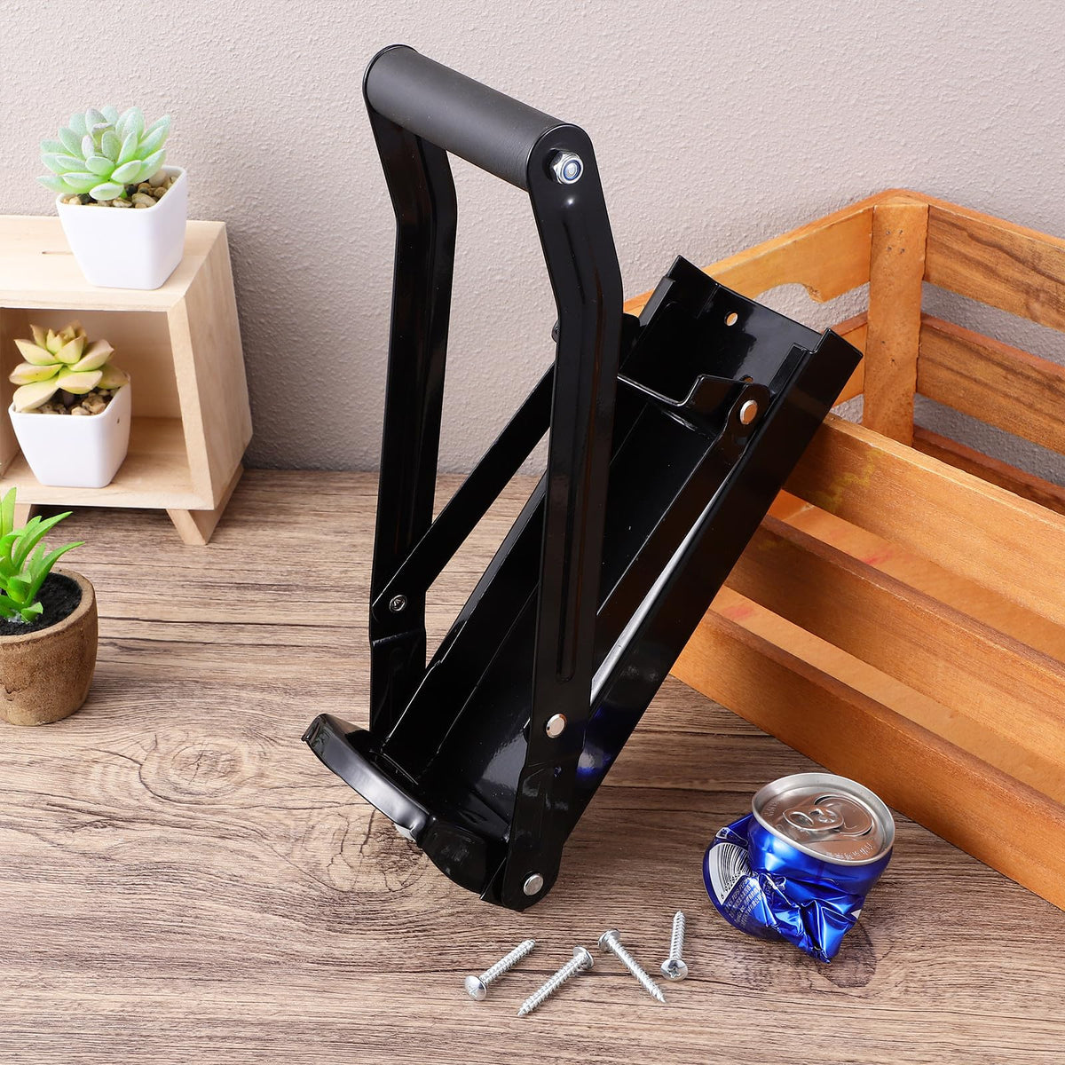 Wall Mounted Can Crusher with Folding Handle V807189